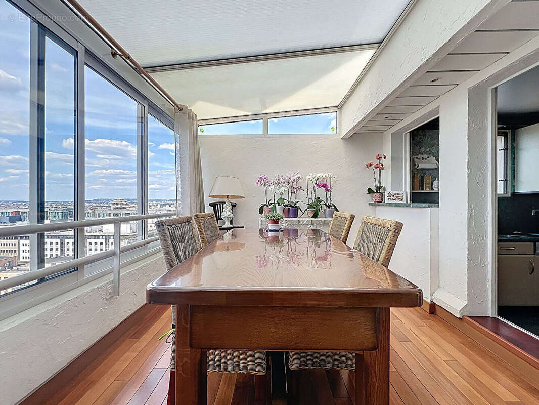 Appartement à NANTERRE