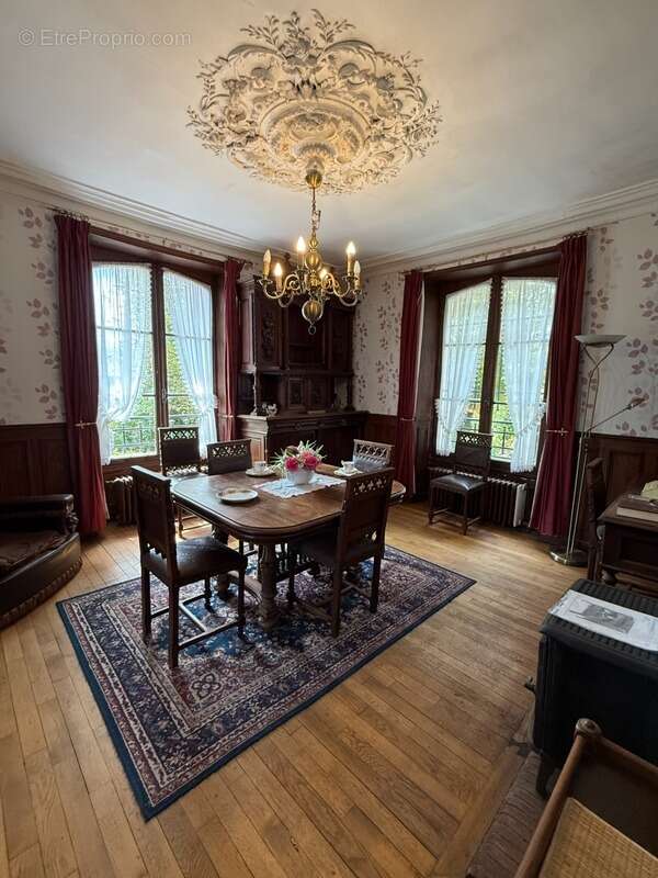 Maison à CUZION