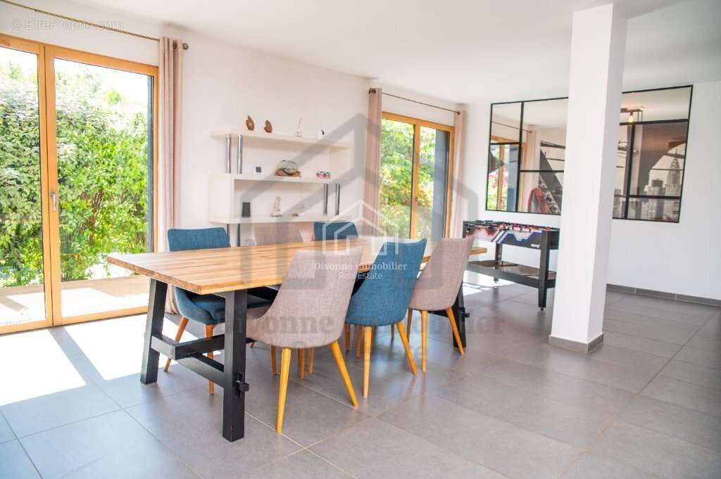 Maison à DIVONNE-LES-BAINS