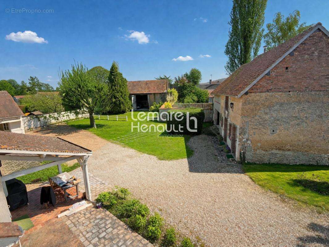 Superbe propriété 2 maisons et granges - photo 2