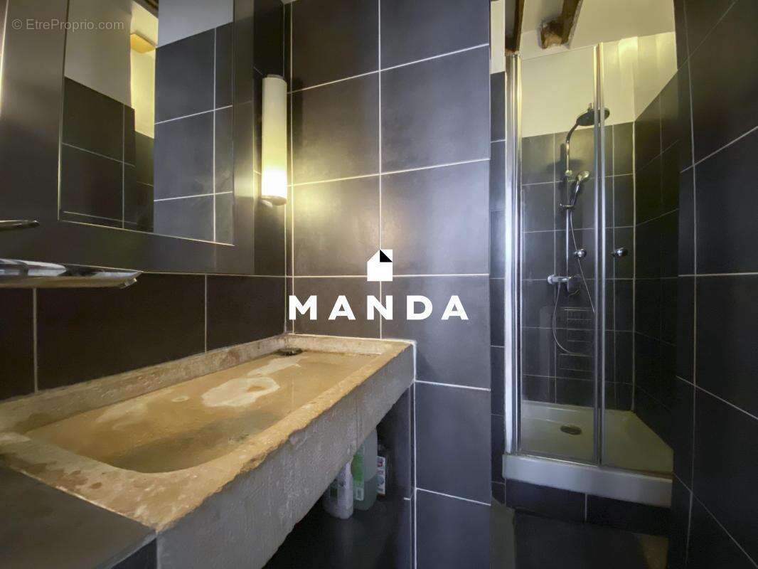 Appartement à PARIS-3E