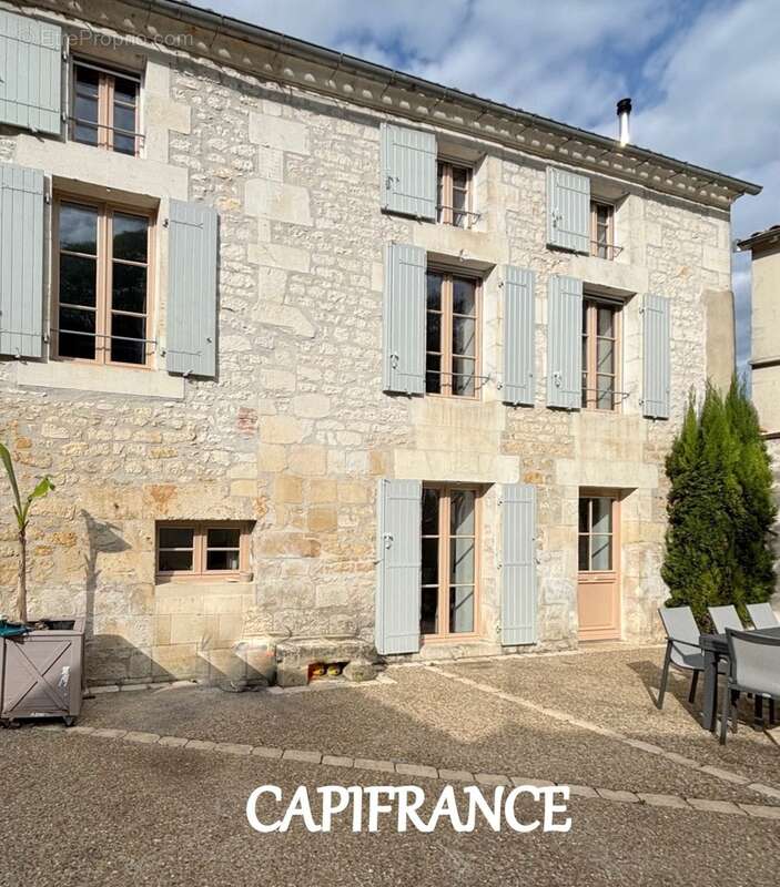 Maison charentaise en pierre - 120 m² habitables - 4 chambres + 1 bureau - TAILLEBOURG au coeur du village - photo 17