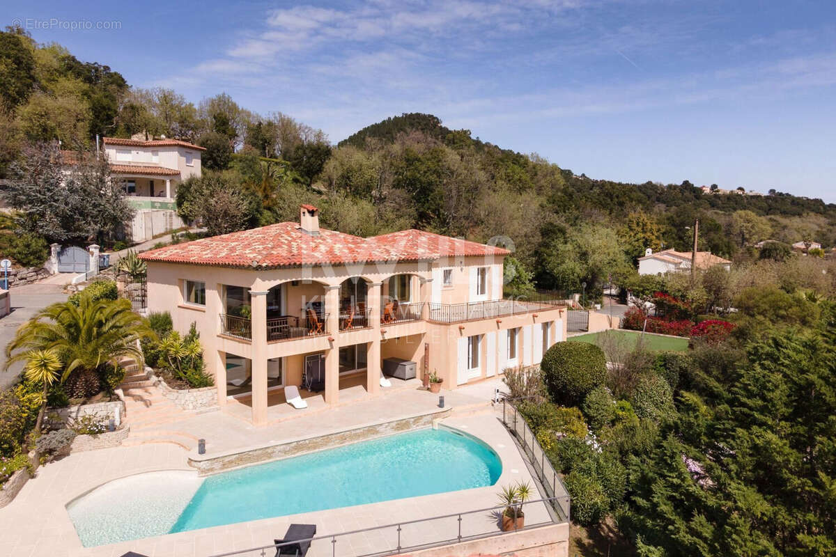 Maison 210 m² à Les Adrets-De-L'esterel  - photo 2