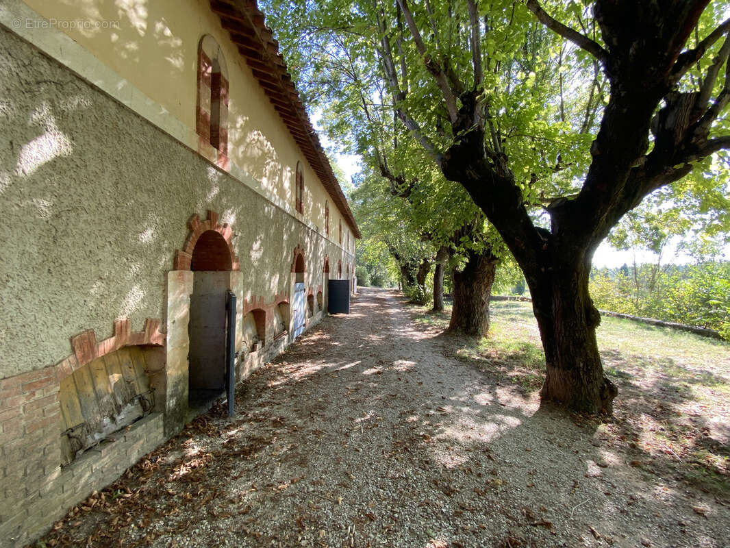 Autre à GRAMBOIS