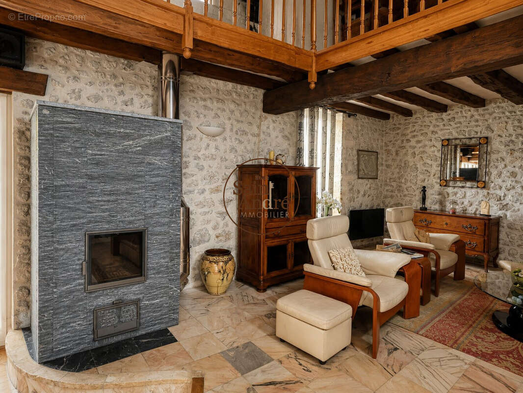Maison à CHAMPNIERS