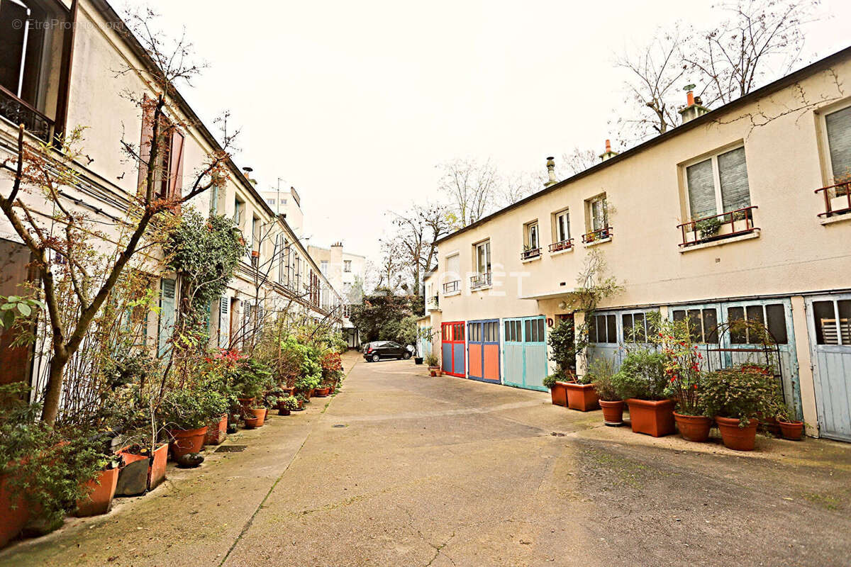 Appartement à PARIS-14E