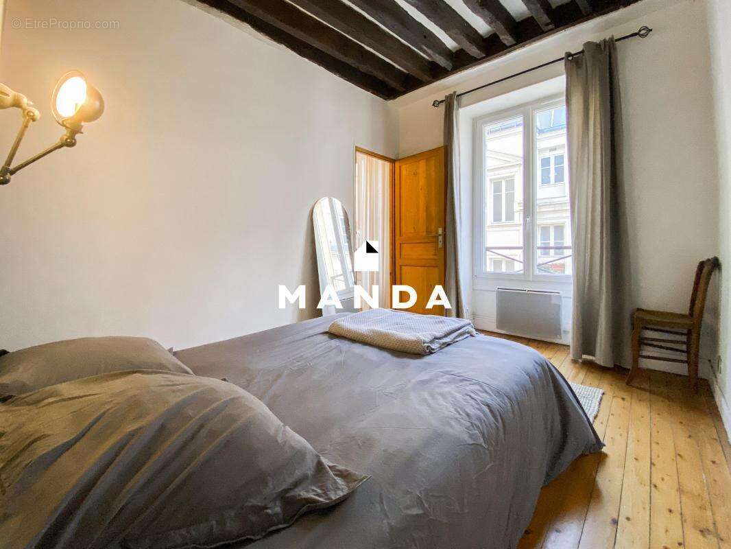 Appartement à PARIS-3E