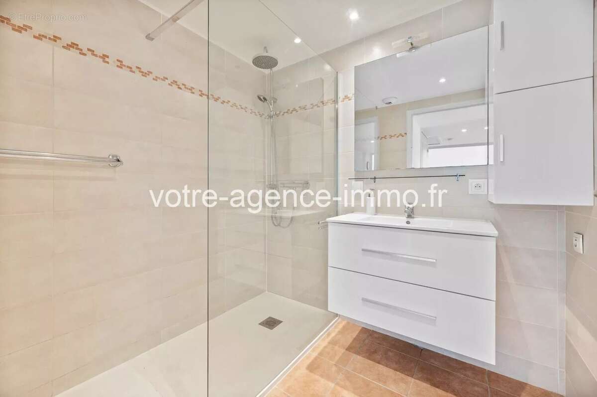 Appartement à VILLENEUVE-LOUBET