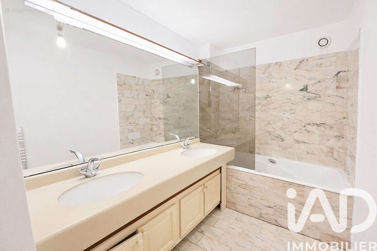 Photo 6 - Appartement à COURBEVOIE