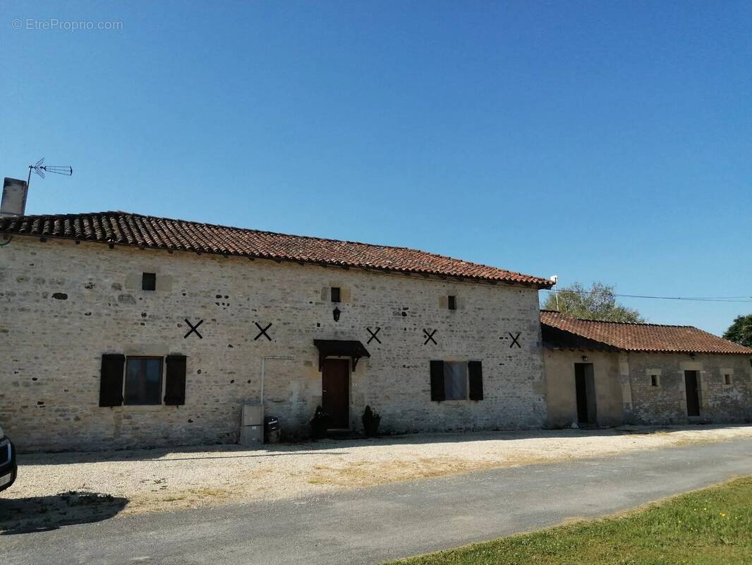 Maison à SAINT-MARTIN-L'ARS