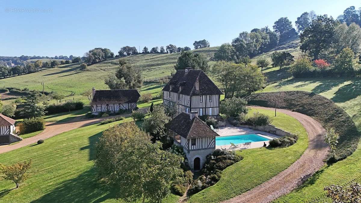 Maison à SAINT-PIERRE-SUR-DIVES