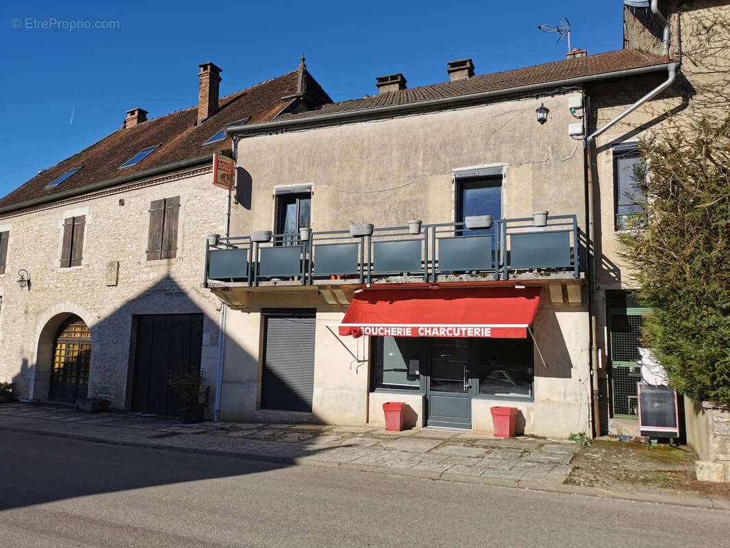 Appartement à MONTAGNEY