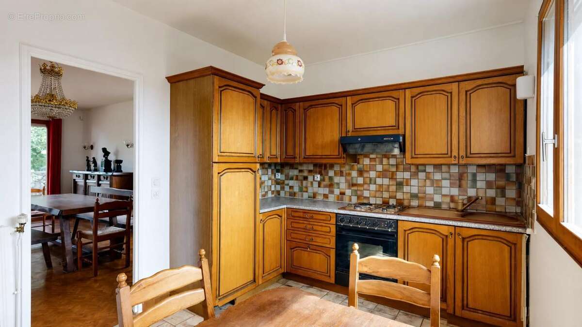 COURGENT : Maison - 203m²  sur 1380m2 de jardin - 5 à 6 chambres - photo 9