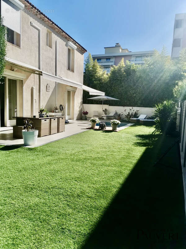 Maison à CAGNES-SUR-MER