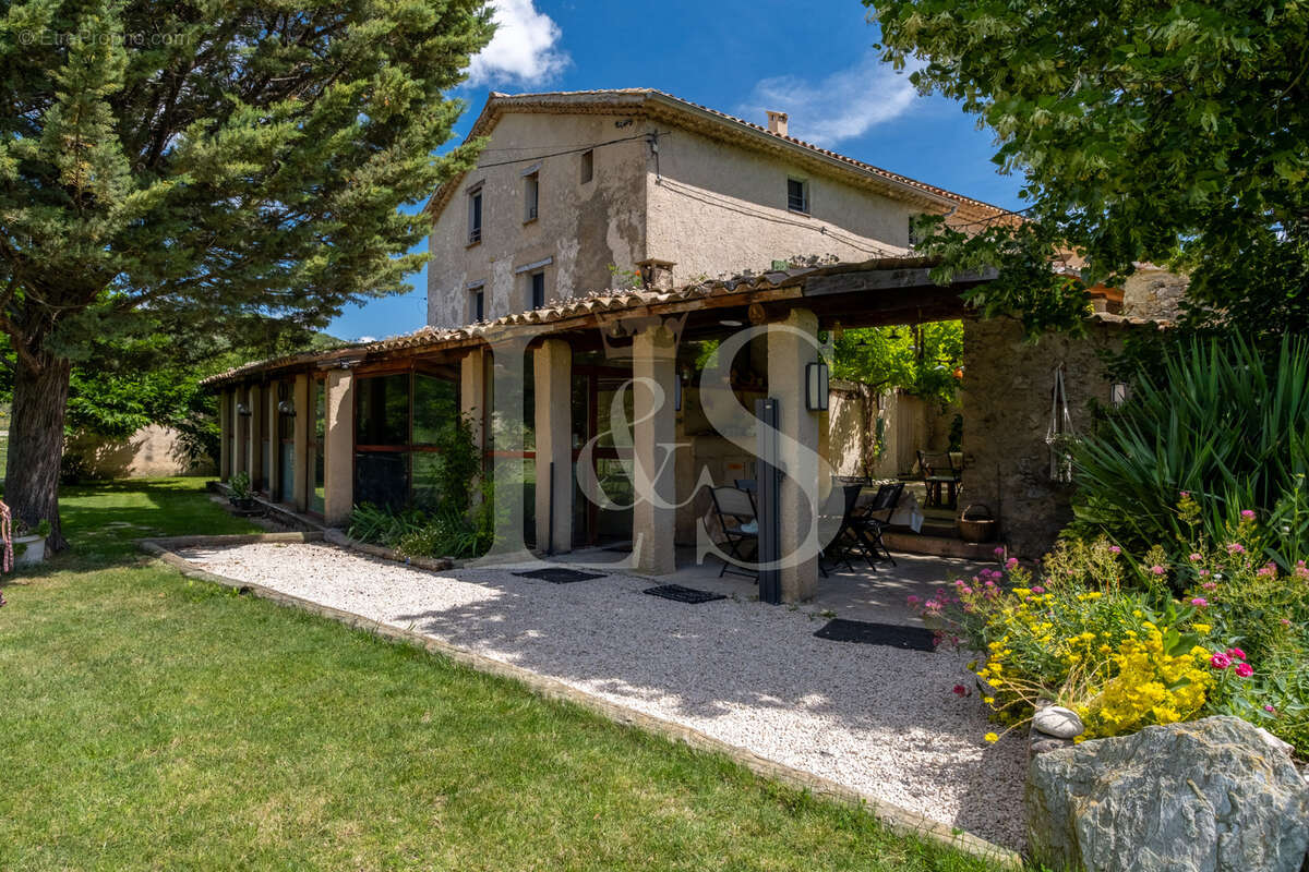 Maison à MONTBRUN-LES-BAINS