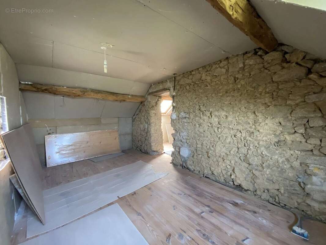 Maison à DOMPIERRE-LES-EGLISES