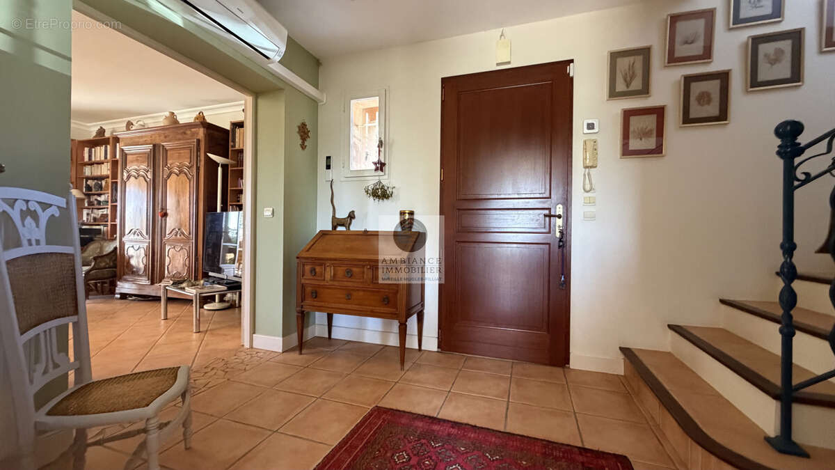 Maison à MONTELEGER