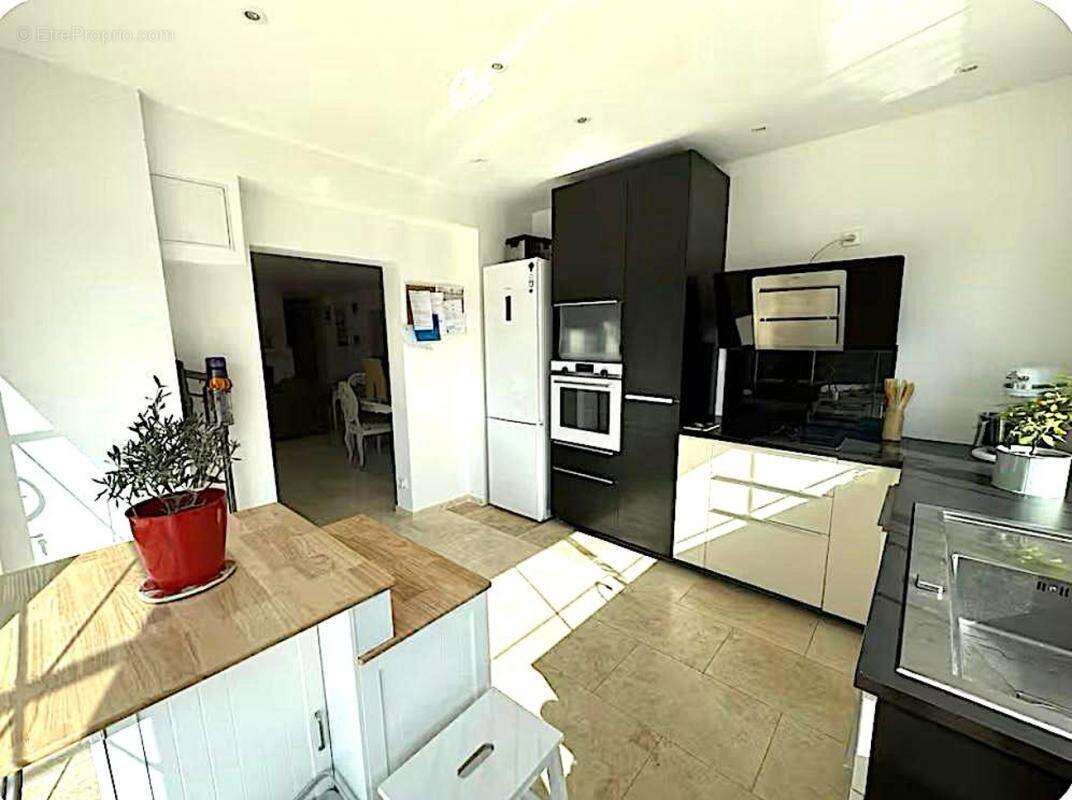 Maison à POURRIERES