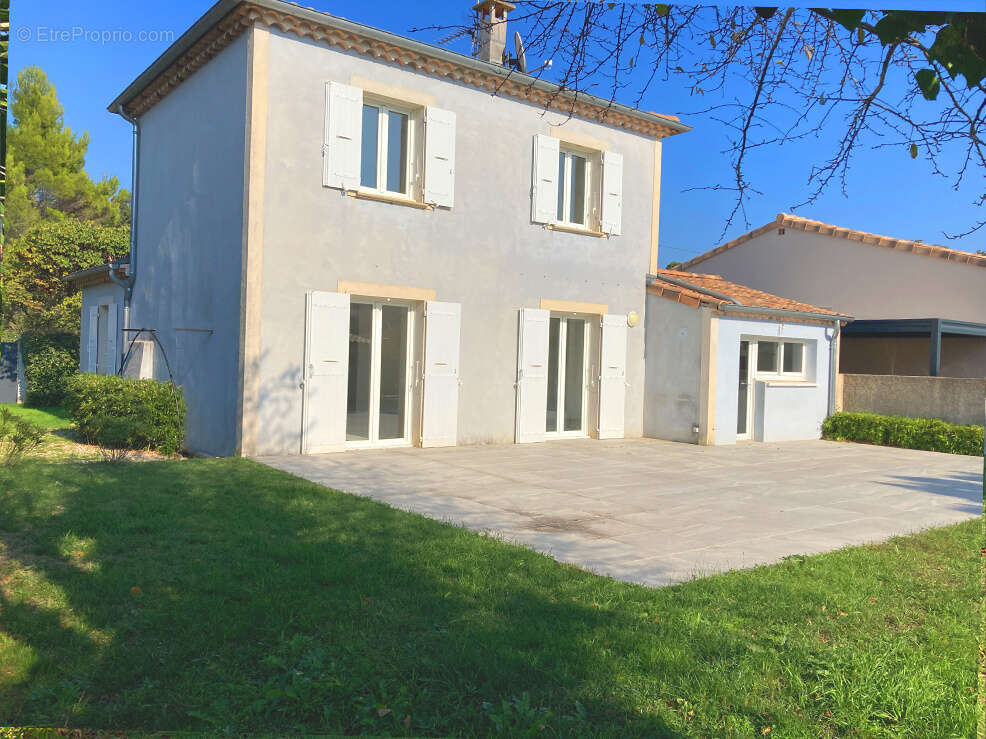 Maison à MONTELIMAR