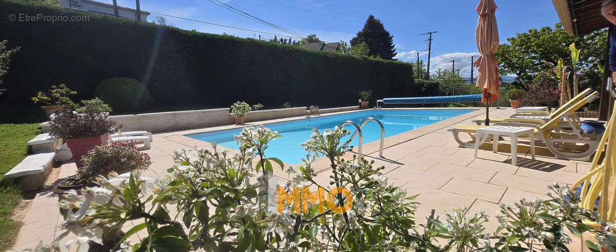 Maison à FLEURIEUX-SUR-L'ARBRESLE