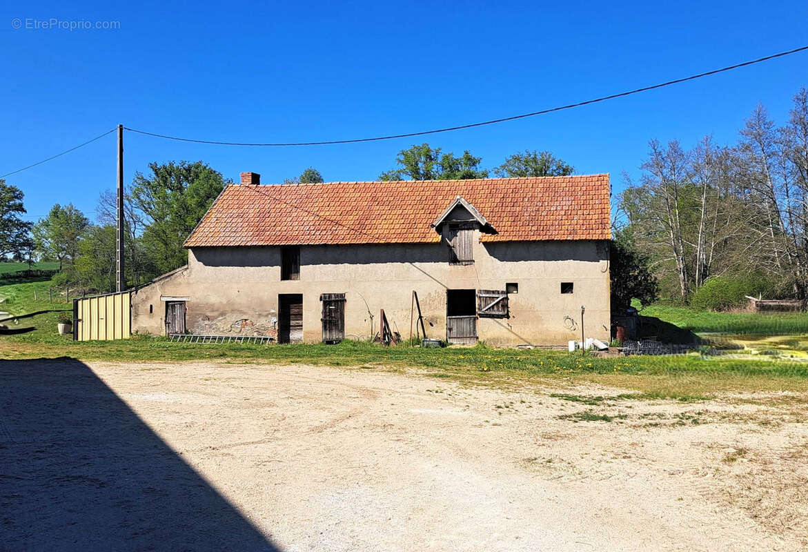 RARE! Corps de ferme traditionnel et dépendances sur 1.5ha libres - photo 18