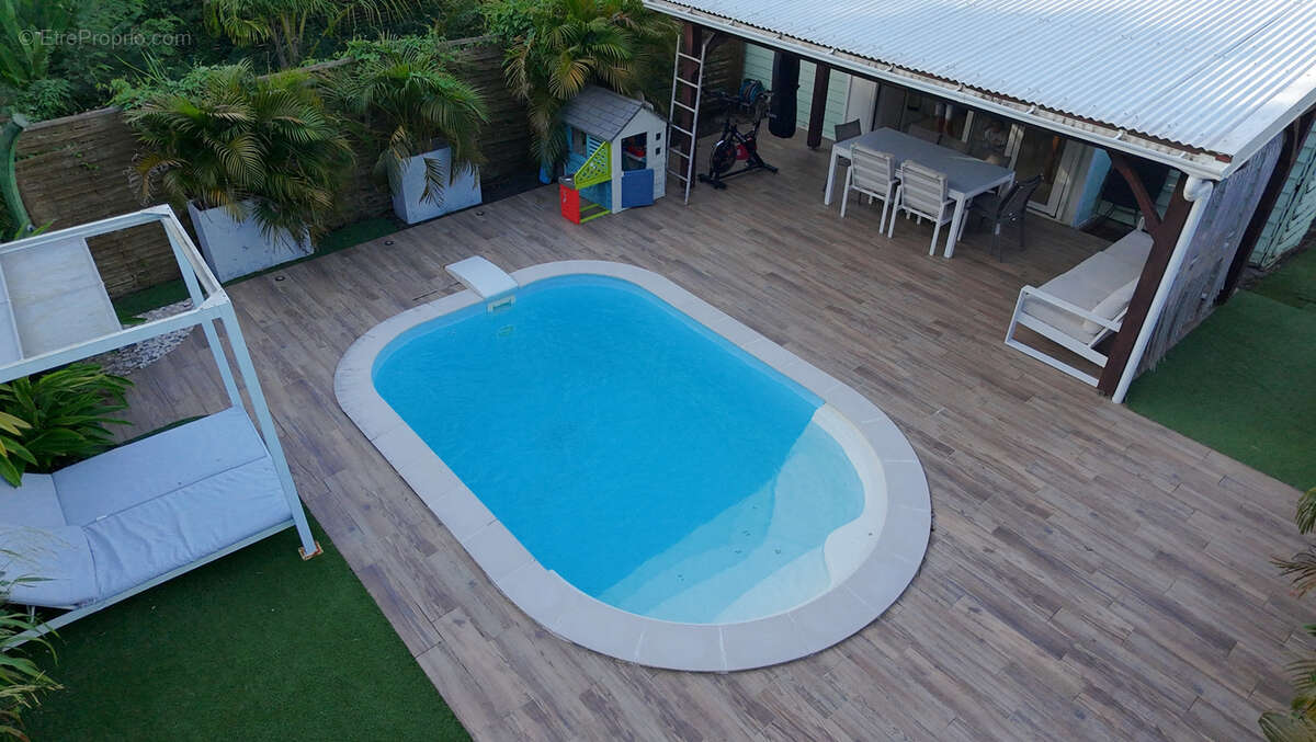 Maison à LES TROIS-ILETS