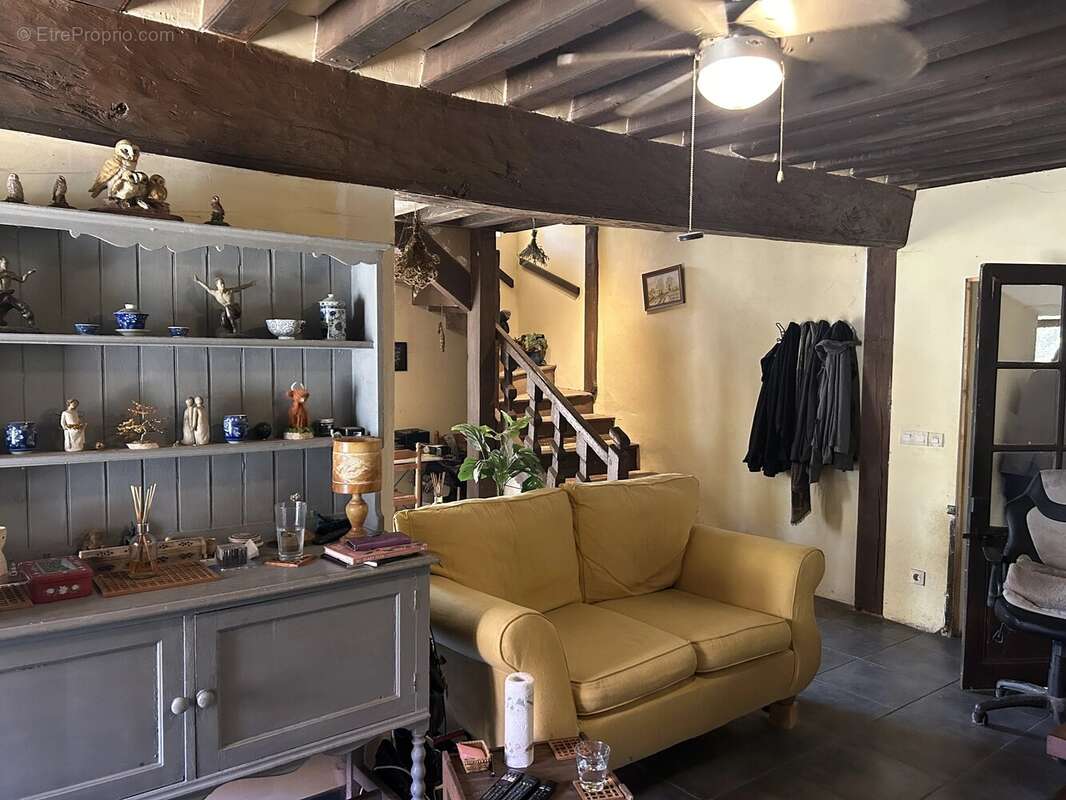 Grande maison individuelle de caractère avec vaste grange - photo 3