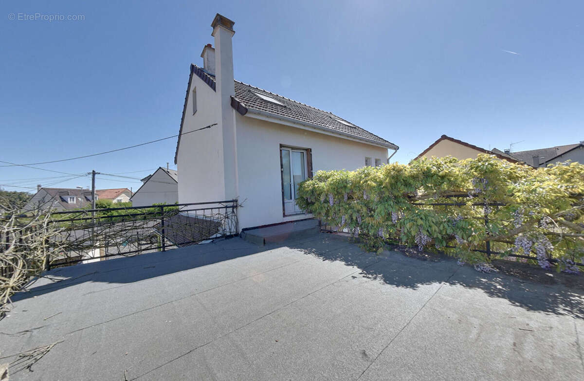 Maison à ROISSY-EN-BRIE