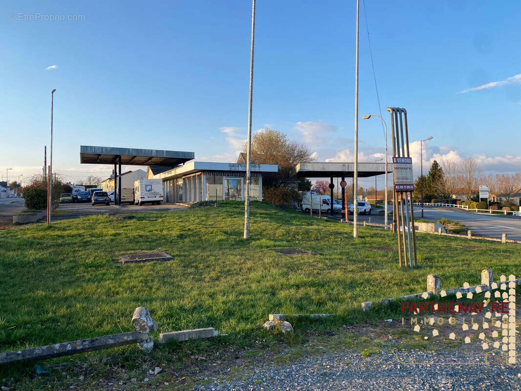 Terrain à CHATILLON-SUR-THOUET