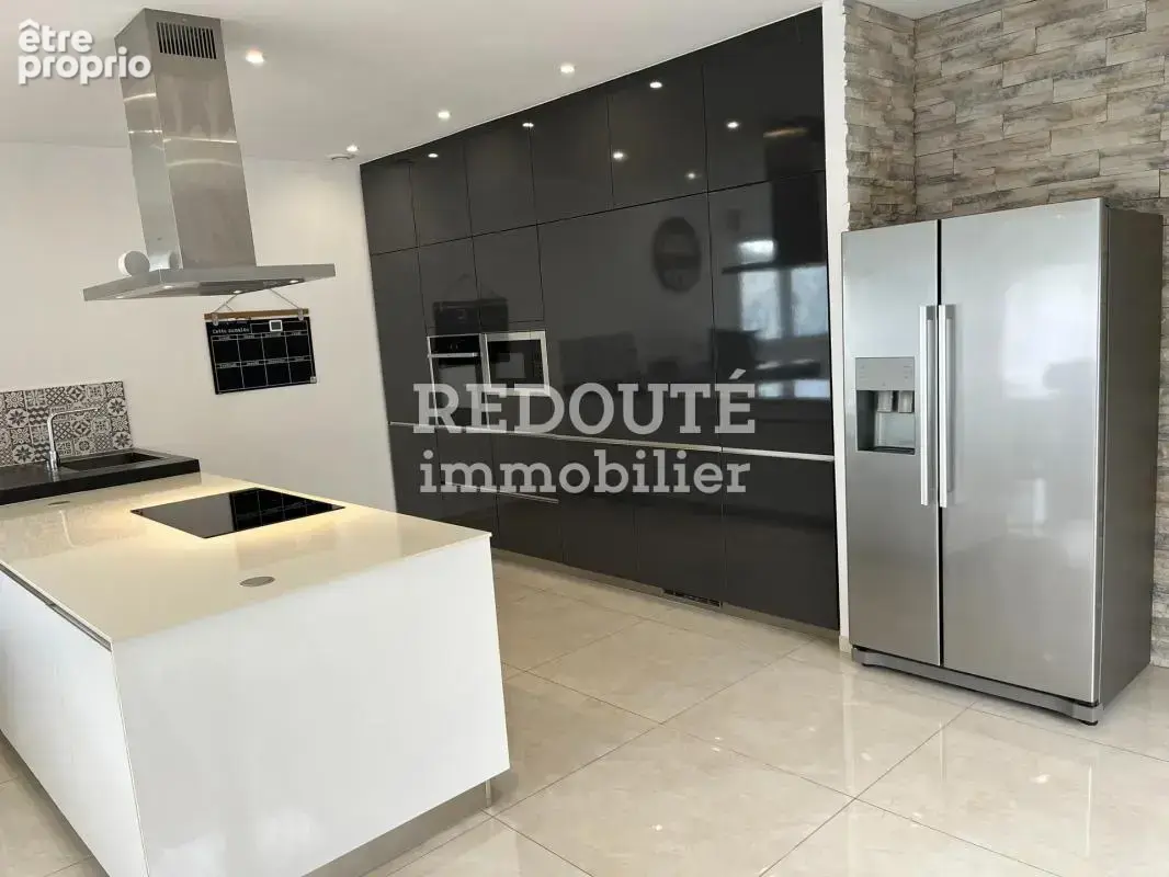 A VENDRE - Maison de 163m2 de plain-pied - FERE-CHAMPENOISE - photo 8