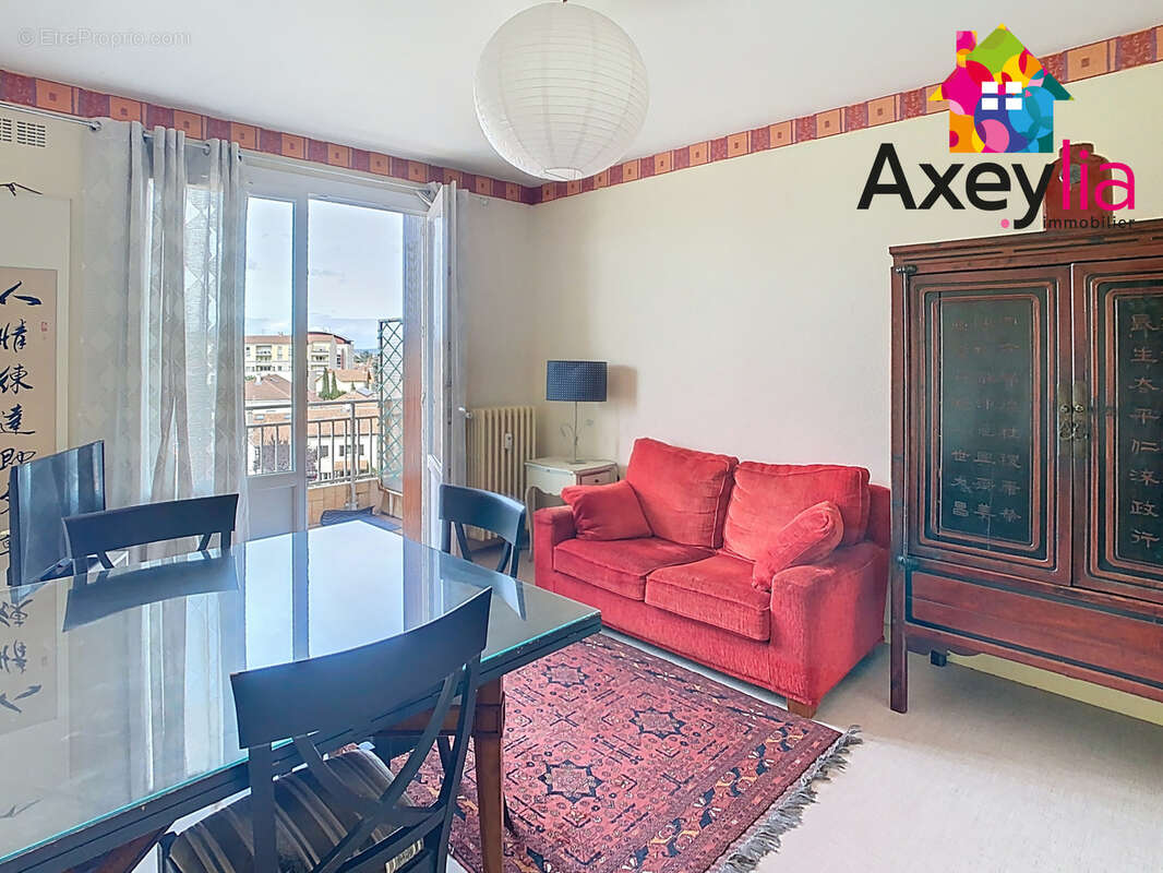 Appartement à LE COTEAU