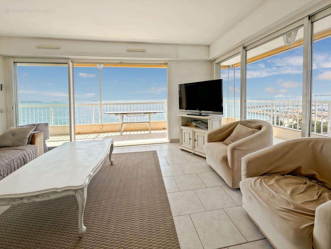 Appartement à FREJUS