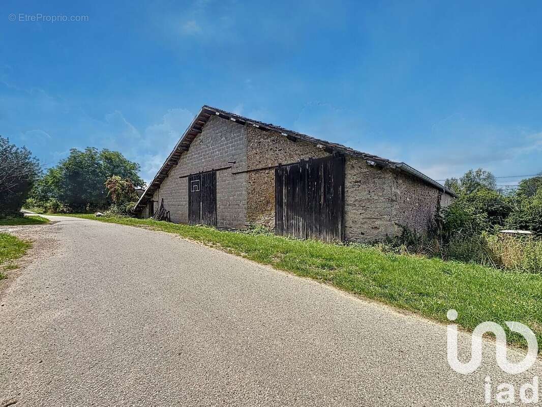 Maison 140 m² à Gruey-Les-Surance  - photo 2