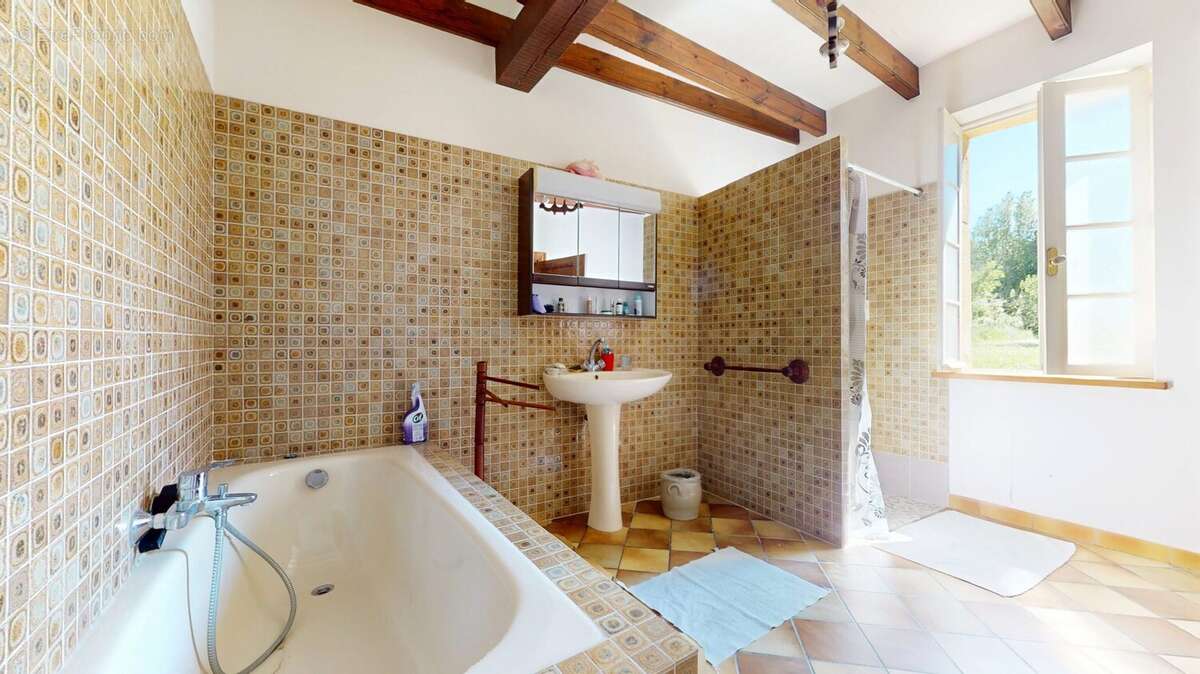 Maison à SAINT-AVIT-SAINT-NAZAIRE