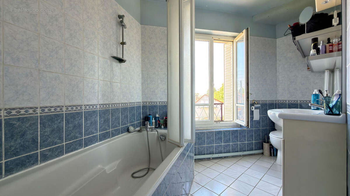 Appartement à CORBEIL-ESSONNES