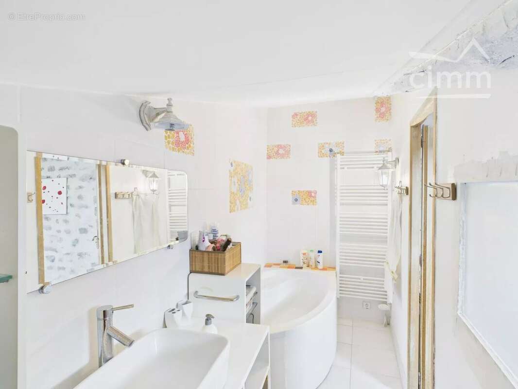 Maison à SAINT-PAUL-LE-JEUNE