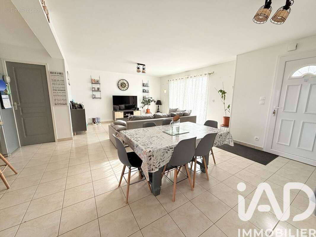 Maison 104 m² à Illiers-Combray  - photo 4
