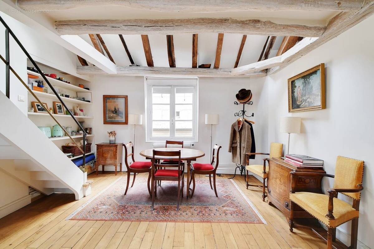 Appartement à PARIS-7E