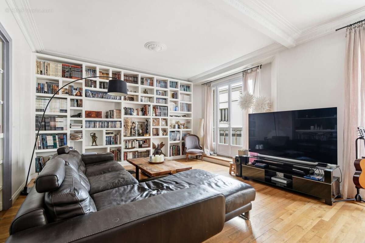 Appartement à COURBEVOIE