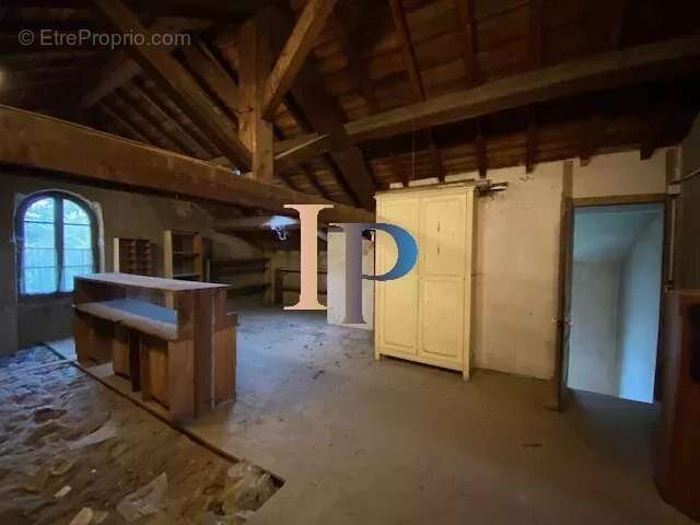 Appartement à LA CLAYETTE