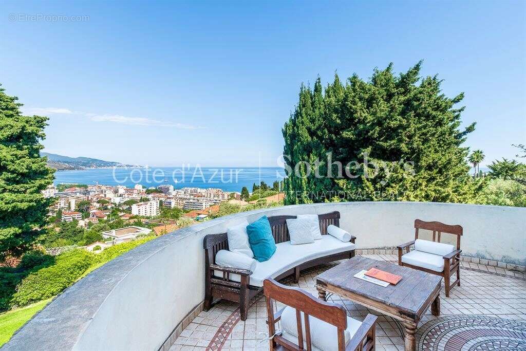 Appartement à ROQUEBRUNE-CAP-MARTIN
