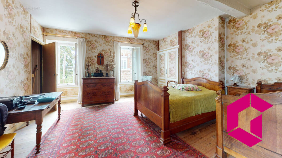 Maison à SAINT-JUST-SAINT-RAMBERT