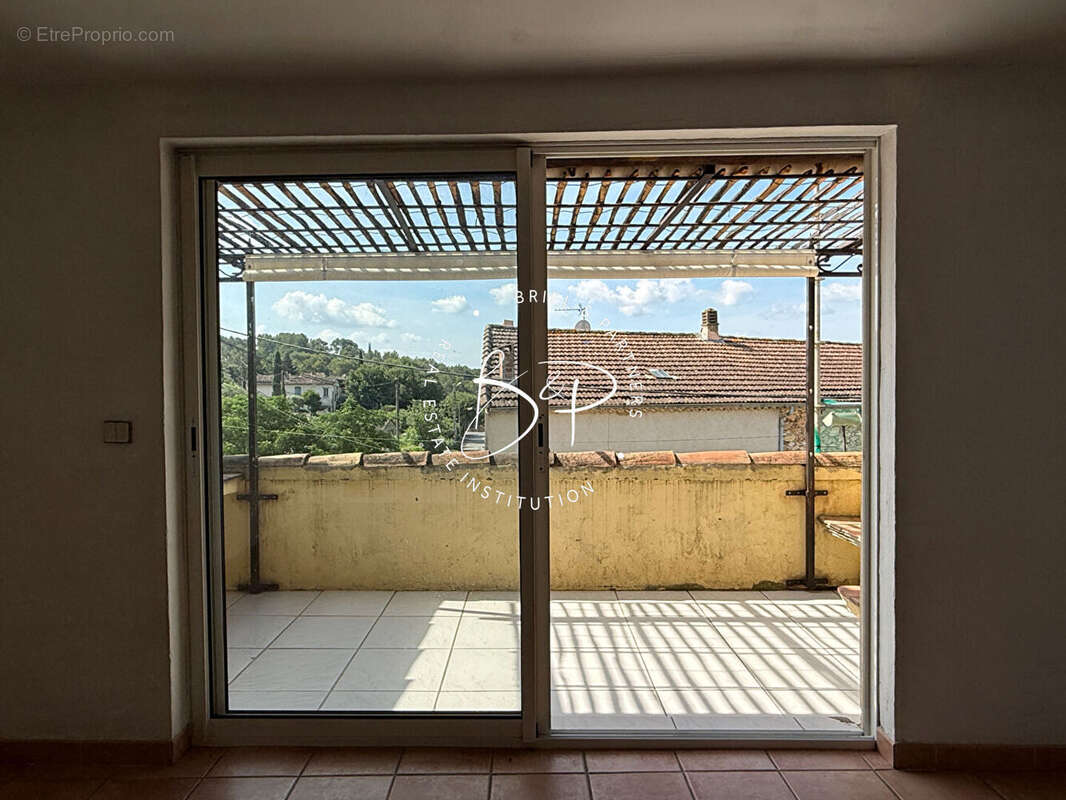 Appartement à LORGUES
