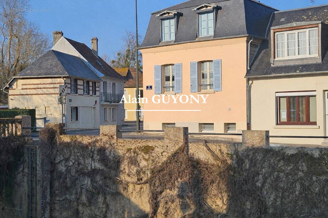 Maison à PONT-L'EVEQUE