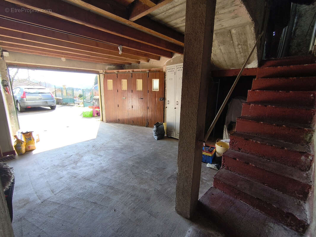 Maison à SAINT-REMY-SUR-DUROLLE