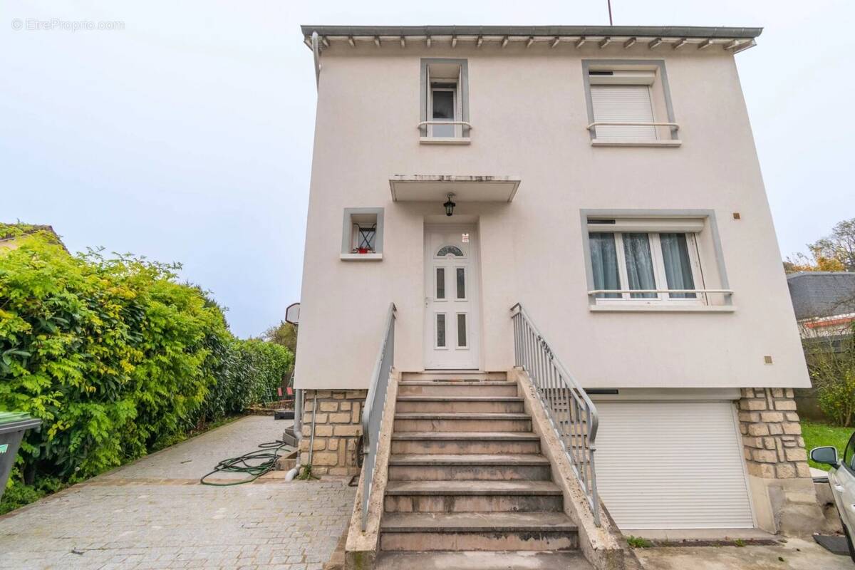 Maison à MONTMORENCY