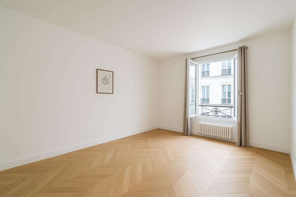 Appartement à PARIS-10E