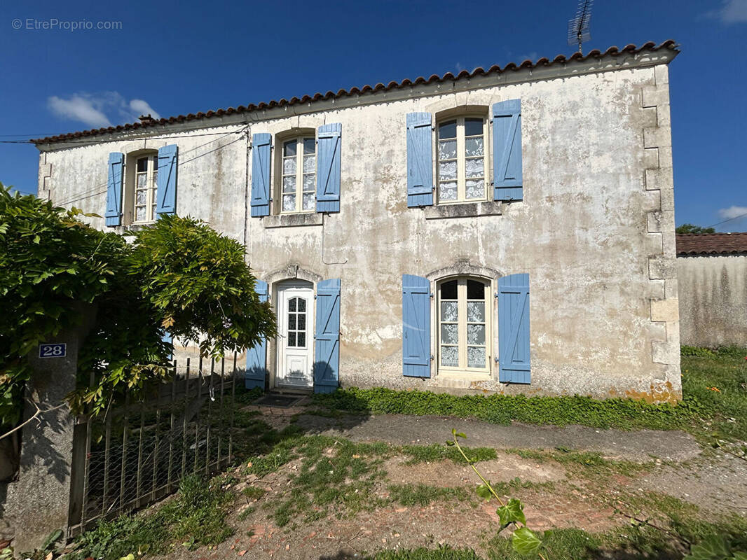 Maison à L'ILE-D'ELLE