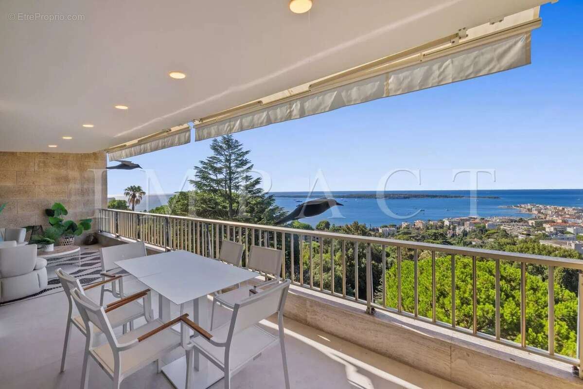 Cannes Californie, Magnifique 4p rénové avec vue mer panoramique  à vendre - photo 2