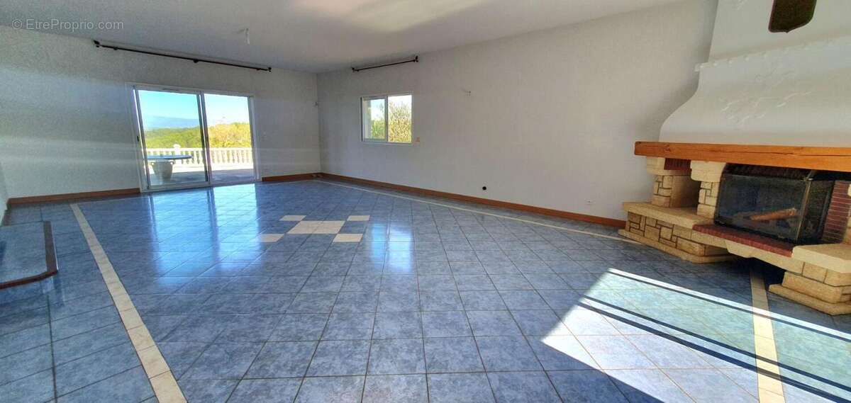 Exclusivité LA CAVAYERE ! Grande villa 4 chambres sur un terrain de 3010m² - photo 8
